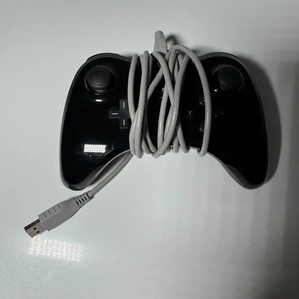 Nintendo Wii U Pro Black Wireless Controller And Charger Official OEM WUP-005